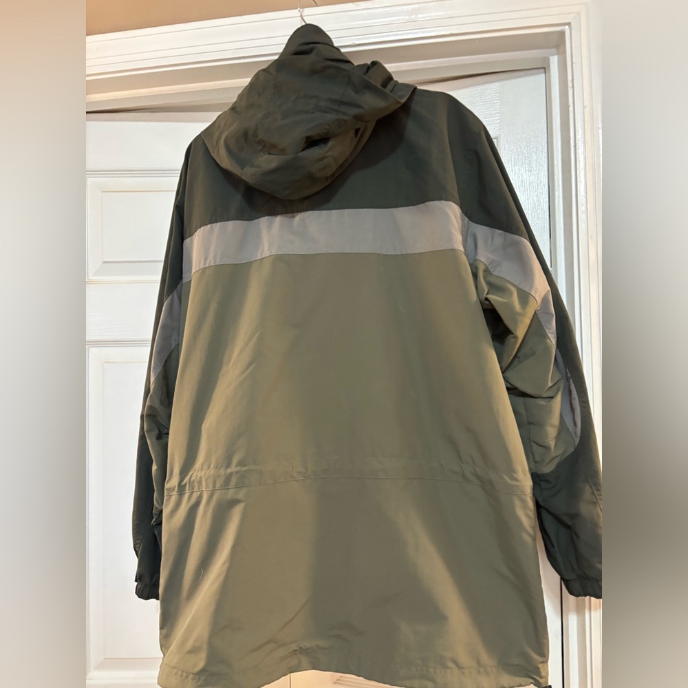L.L. Bean Men's Olive and Charcoal Raincoat - Picture 11 of 11